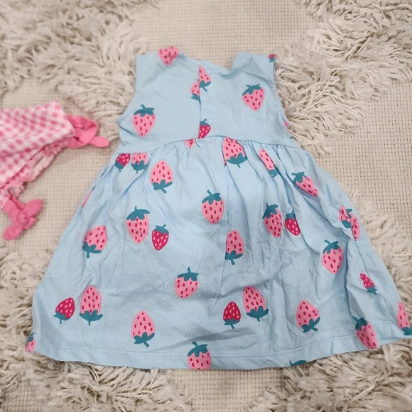 💜 Carter's 2 outfits, strawberry print, and pink gingham 9m or 12m - Picture 3 of 8